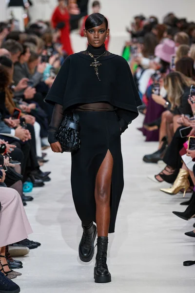 Look 25
